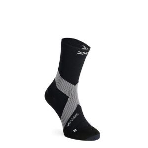 Skarpety rowerowe X-Socks Bike Expert Crew - black/charcoal. Czarne skarpetki X-Socks, bez wzorów. Za 125,99 zł.