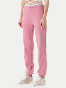 Guess Spodnie dresowe O5RB01 KCO31 Różowy Regular Fit. Czerwone spodnie dresowe Guess, xl, z aplikacjami, z bawełny. Za 239,99 zł.