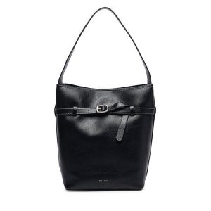 Torebka Calvin Klein. Czarne torebki klasyczne Calvin Klein, bez wzorów, bez dodatków. Za 649,99 zł.