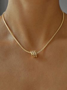 DI GIORGIO Pozłacany naszyjnik z elementem ozdobnym - dł. 40 cm rozmiar: onesize. Żółte naszyjniki DI GIORGIO, pozłacane. Za 152,99 zł.