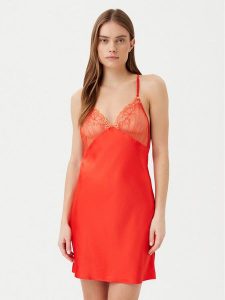 Chantelle Koszula nocna Spice C22FW5 Czerwony. Czerwone koszule nocne Chantelle, bez wzorów, z syntetyku, bez ramiączek. Za 159,99 zł.
