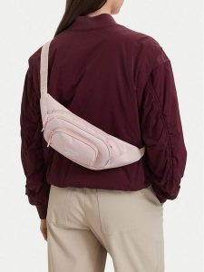 Reebok Nerka CWBEO-RBK-B-005-07 Różowy jasny. Czerwone nerki i saszetki Reebok, bez wzorów, z materiału, bez dodatków. Za 69,99 zł.