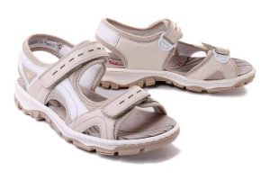 RIEKER 68866-62 beige, sandały damskie. Brązowe sandały Rieker, bez wzorów, bez obcasa, bez zapięcia. Za 271,92 zł.
