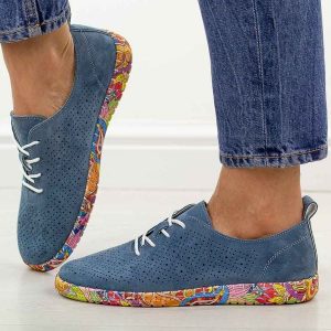 Niebieskie zamszowe skórzane półbuty damskie Sergio Leone Sp007. Niebieskie półbuty Sergio Leone, na jesień, bez wzorów, z jeansu, z okrągłym noskiem, bez obcasa, na płaskiej podeszwie, bez zapięcia. Za 209,00 zł.