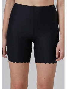 Skiny Szorty w kolorze czarnym rozmiar: 36/38. Czarne szorty Skiny, bez wzorów. Za 96,60 zł.