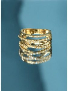 ATELIER DU DIAMANT Złoty pierścionek "Entrelacs Eternel" z diamentami rozmiar: 52. Żółte pierścionki ATELIER DU DIAMANT, z diamentem, złote. Za 2 544,99 zł.