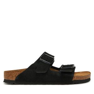 Klapki Birkenstock. Czarne klapki Birkenstock, bez wzorów, bez obcasa. Za 399,99 zł.