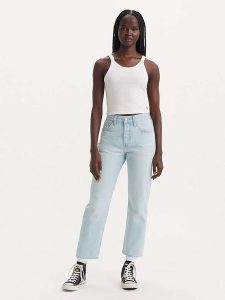 Levi's Dżinsy "501" - Regular fit - w kolorze błękitnym rozmiar: W27/L30. Niebieskie jeansy Levi's®, z aplikacjami, z podwyższonym stanem. Za 166,88 zł.