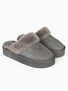 ISLAND BOOT Kapcie "Emesta" w kolorze szarym rozmiar: 37. Szare kapcie Island Boot, bez wzorów. Za 130,50 zł.