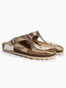 Sunbay Japonki "Camelia" w kolorze złotym rozmiar: 36. Żółte klapki Sunbay, bez wzorów, z otwartym noskiem, bez obcasa. Za 144,92 zł.