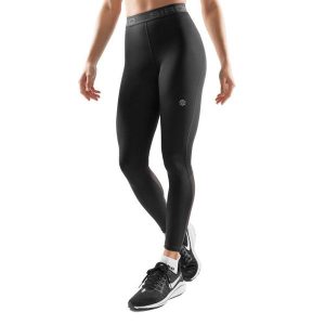 Damskie legginsy do biegania Fitness Siroko Fighter. Czarne legginsy SIROKO, bez wzorów, z materiału. Za 254,00 zł.