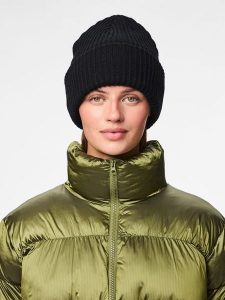 Pieces Czapka dzianinowa w kolorze czarnym rozmiar: onesize. Czarne czapki Pieces, bez wzorów, z dzianiny. Za 50,59 zł.