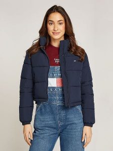 TOMMY JEANS Kurtka zimowa w kolorze granatowym rozmiar: S. Niebieskie kurtki Tommy Jeans, na zimę, s, bez wzorów, z jeansu, bez kaptura. Za 395,31 zł.