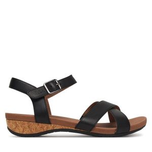 Sandały Josef Seibel. Czarne sandały Josef Seibel, bez wzorów, bez obcasa, na płaskiej podeszwie, bez zapięcia. Za 409,99 zł.