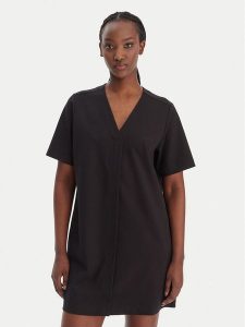 Calvin Klein Jeans Sukienka codzienna LV047E209G Czarny Regular Fit. Czarne kombinezony Calvin Klein Jeans, m, bez wzorów, z jeansu, bez kołnierzyka, bez ramiączek. Za 409,99 zł.