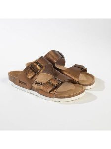 BACKSUN Klapki w kolorze miedzianym rozmiar: 40. Brązowe klapki Backsun, bez wzorów, z materiału, z otwartym noskiem, bez obcasa. Za 130,99 zł.