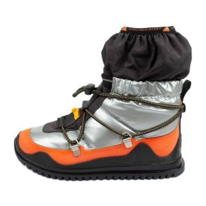 Śniegowce adidas aSMC Cold H00050 srebrny. Szare buty zimowe z materiału, bez obcasa, bez zapięcia. Za 640,22 zł.