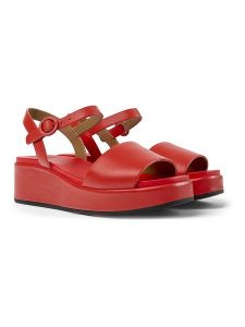 Camper Skórzane sandały w kolorze czerwonym na obcasie rozmiar: 38. Czerwone sandały Camper, bez wzorów, z otwartym noskiem, bez obcasa, na koturnie, bez zapięcia. Za 260,99 zł.