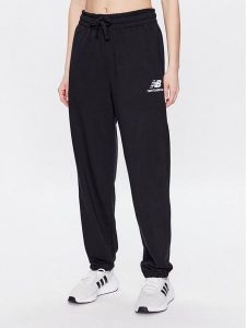 New Balance Spodnie dresowe WP31530 Czarny Relaxed Fit. Czarne spodnie dresowe New Balance, m, bez wzorów, z bawełny. Za 209,99 zł.