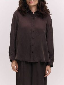 Koszula z cupro - ciemnobrązowy. Brązowe koszule Reserved, l, bez wzorów, z tkaniny, bez kołnierzyka, bez ramiączek. Za 219,99 zł.