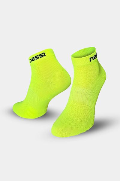 Bezszwowe skarpety oddychające Nessi Sportswear. Niebieskie skarpetki NESSI SPORTSWEAR, bez wzorów, z bawełny. Za 59,90 zł.