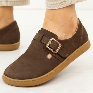 Barefoot czekoladowe skórzane Polskie półbuty damskie Deoni D689. Brązowe półbuty Deoni, na jesień, bez wzorów, z jeansu, bez obcasa, na płaskiej podeszwie, bez zapięcia. Za 429,00 zł.