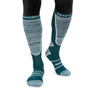 Skarpety narciarskie Sporty zimowe Siroko DAFFY Green Ducky. Niebieskie skarpetki SIROKO, bez wzorów, z tkaniny. Za 127,00 zł.