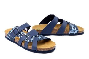 DR. BRINKMANN 700875-05 blau, klapki damskie. Niebieskie klapki Dr. Brinkmann, bez wzorów, bez obcasa. Za 174,90 zł.