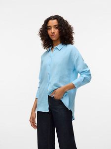 Vero Moda Koszula w kolorze błękitnym rozmiar: M. Niebieskie koszule Vero Moda, m, bez wzorów, z bawełny, bez kołnierzyka, bez ramiączek. Za 123,45 zł.
