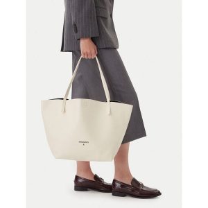 Torebka Patrizia Pepe. Białe shopper bag Patrizia Pepe, bez wzorów, bez dodatków. Za 761,99 zł.