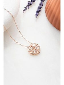 Lodie Silver Srebrny naszyjnik z elementem ozdobnym - dł. 42 cm rozmiar: onesize. Szare naszyjniki Lodie Silver, z cyrkonią, srebrne. Za 52,99 zł.