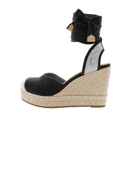 U.S. Polo Assn. Sandały w kolorze czarno-beżowym na koturnie rozmiar: 36. Brązowe sandały U.S. Polo Assn., bez wzorów, z otwartym noskiem, bez obcasa, na koturnie, bez zapięcia. Za 173,99 zł.