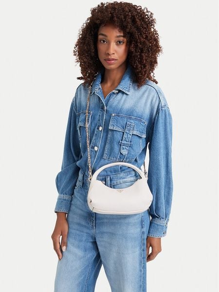 Guess Torebka Gilda Mini HWZG97 47730 Biały. Białe torebki klasyczne Guess, z aplikacjami, ze skóry, bez dodatków. Za 444,99 zł.