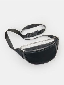 Saszetka nerka z imitacji skóry - czarny. Czarne nerki i saszetki Sinsay, bez wzorów, ze skóry. Za 39,99 zł.