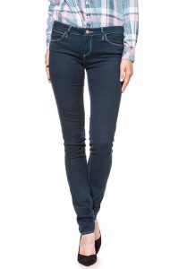 WRANGLER COURTNEY SKINNY W23SYA50B. Rurki Wrangler, z jeansu. W wyprzedaży za 99,99 zł.