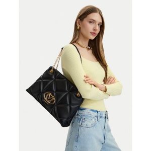 Torebka LOVE MOSCHINO. Czarne torebki klasyczne LOVE MOSCHINO, bez wzorów, bez dodatków. Za 633,99 zł.