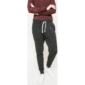 Reebok - Spodnie. Spodnie dresowe marki Reebok. W wyprzedaży za 149,90 zł.