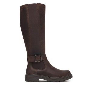 Kozaki Clarks. Brązowe kozaki Clarks, bez wzorów, bez obcasa, na płaskiej podeszwie, bez zapięcia. Za 779,99 zł.