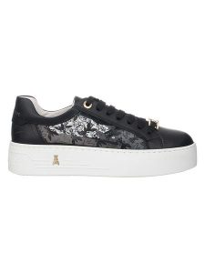 Patrizia Pepe Skórzane sneakersy w kolorze czarnym rozmiar: 38. Czarne trampki Patrizia Pepe, bez wzorów, z materiału, bez zapięcia. Za 482,03 zł.