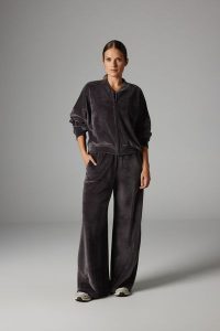 WELUROWE SPODNIE NELLI ANTRACYT L - Flawless. Szare spodnie z wysokim stanem Flawless, bez wzorów, z materiału, z podwyższonym stanem. Za 299,00 zł.