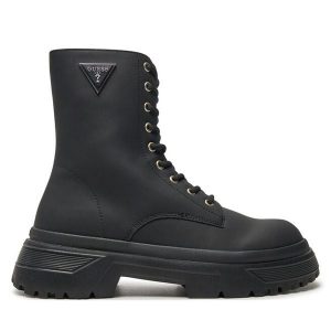 Trzewiki Guess. Czarne botki Guess, z aplikacjami, bez obcasa, na płaskiej podeszwie, bez zapięcia. Za 589,99 zł.