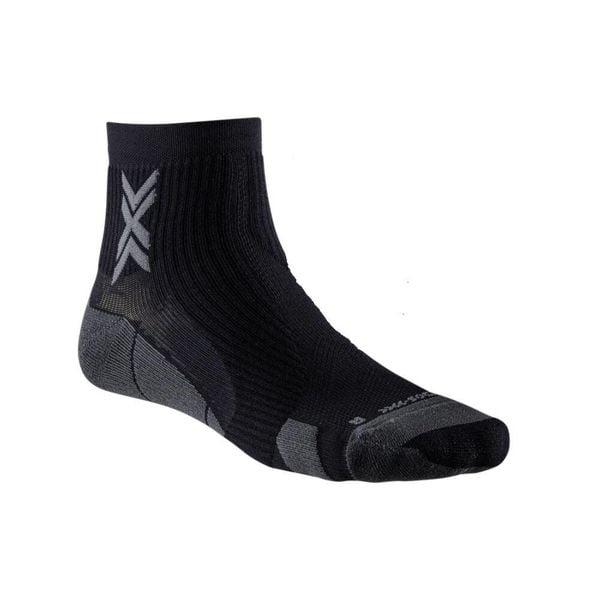 Skarpety biegowe X-Socks Run Perform Ankle. Szare skarpetki X BIONIC, bez wzorów. Za 88,99 zł.