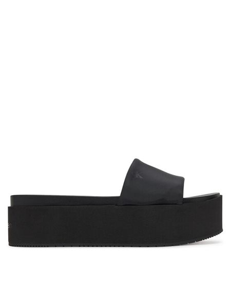 Calvin Klein Jeans Klapki Flatform Sandal Slide In Nylon YW0YW01791 Czarny. Czarne klapki Calvin Klein Jeans, bez wzorów, z jeansu, bez obcasa. Za 199,99 zł.