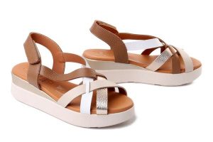 Oh! My Sandals 5952 doya taupe combi, sandały damskie. Brązowe sandały Oh My Sandals, bez wzorów, ze skóry, bez obcasa, na koturnie, bez zapięcia. Za 294,90 zł.