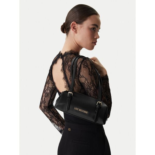 Torebka LOVE MOSCHINO. Czarne torebki klasyczne LOVE MOSCHINO, bez wzorów, bez dodatków. Za 415,99 zł.