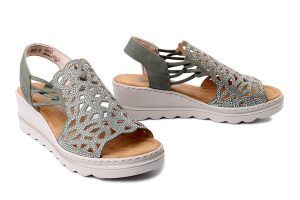 RIEKER 67465-52 green, sandały damskie. Zielone sandały Rieker, bez wzorów, bez obcasa, na koturnie, bez zapięcia. Za 319,90 zł.