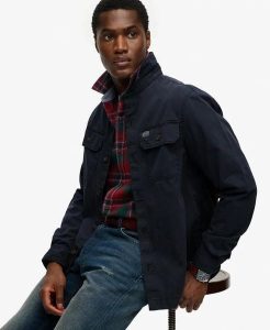 Superdry Two Pocket Overshirt – koszula‑kurtka 100% bawełna, relaxed fit. Niebieskie koszule Superdry, xl, z aplikacjami, z bawełny, bez kołnierzyka, bez ramiączek. Za 352,05 zł.