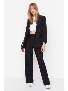 Trendyol Spodnie w kolorze czarnym rozmiar: 36. Czarne spodnie z wysokim stanem Trendyol, bez wzorów, z materiału, z podwyższonym stanem. Za 69,95 zł.