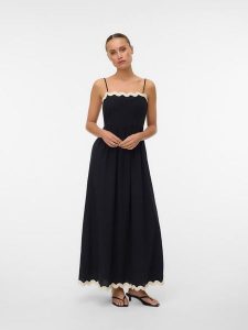 Vero Moda Sukienka w kolorze czarnym rozmiar: XS. Czarne sukienki Vero Moda, xs, bez wzorów, z bawełny, bez kołnierzyka, bez ramiączek, maxi, rozkloszowane. Za 96,37 zł.