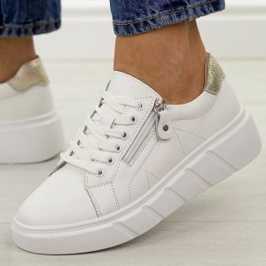 Białe skórzane półbuty damskie na platformie Jezzi 18-20. Białe półbuty Jezzi, na jesień, bez wzorów, z jeansu, bez obcasa, na platformie, bez zapięcia. Za 249,00 zł.